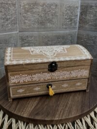 Boite a bijoux ( couture ) en bois